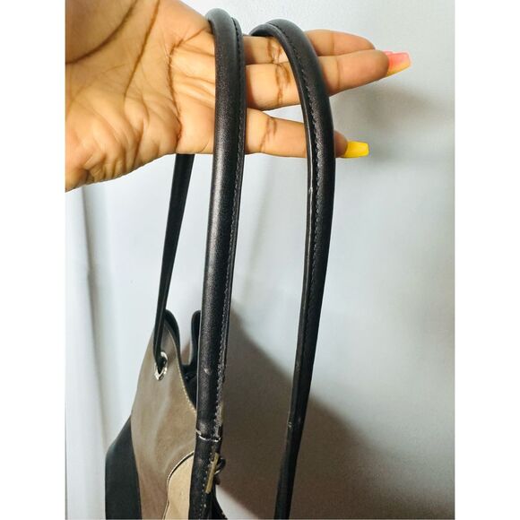 Calvin Klein Gabrianna Reversible Tote Black/gray 2 piece set - Picture 12 of 15